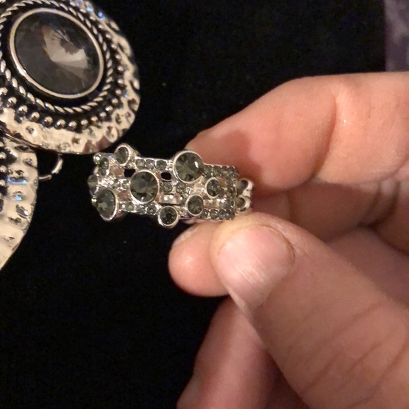 🌞Paparazzi Hammered-Look Jeweled Necklace and Earrings Set With Bonus Ring - Picture 4 of 4